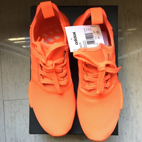 Adidas triple solar red NMD R1 - Picture 2 of 8